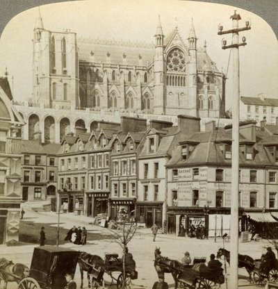 Katedral ve Ana Cadde, Queenstown, İrlanda, 19. yüzyılın sonları. by Underwood and Underwood