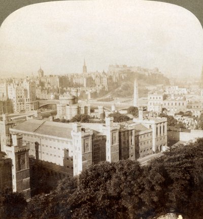 Edinburgh, Calton Hill, S.W. Kaleye, eski mezarlık üzerinde, İskoçya, 1902. by Underwood and Underwood