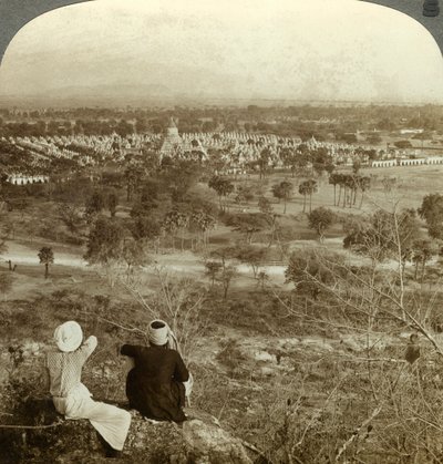 Pagodalar, Mandalay, Burma, 1900