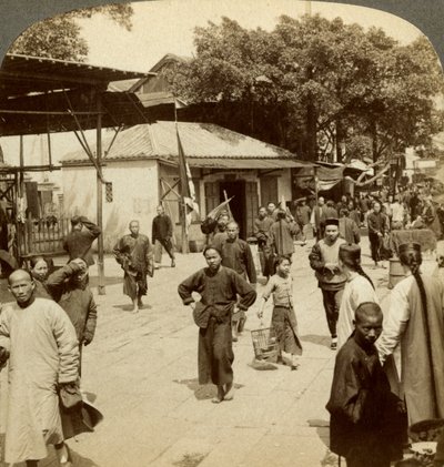 Sokak sahnesi, Kanton, Çin. by Underwood and Underwood