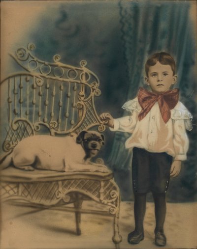 Sandalyede Köpekli Çocuk by Unidentified