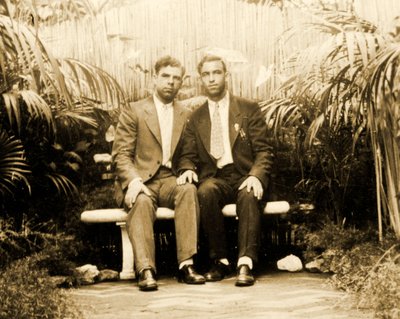 Tropikal bir bahçede sevecen bir çiftin portresi, 1930 dolayları by Unknown