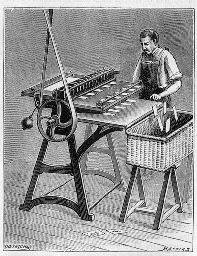 Eski yöntemlerle oynamak için kartlar yapmak. Oyun kartlarının dekupajı. 1893 tarihli gravür. by Unknown artist