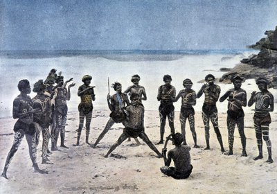 Papua, Takapuna (Yeni Gine) köyünün yanındaki sahilde dans ediyor. by Unknown artist