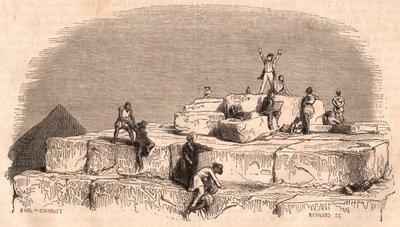 Büyük Khufu Piramidinin tepesinden görünüm: Mısırlıların yardım ettiği zirveye gelen bir grup Avrupalı by Unknown