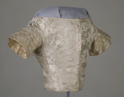 Düğün korsajı (arkadan eğik görünüm) by Unknown artist