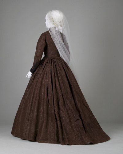 Düğün elbisesi by Unknown artist
