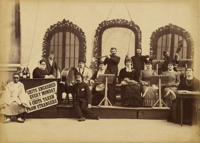 [Sokakta sahne alan grup] by Unknown artist
