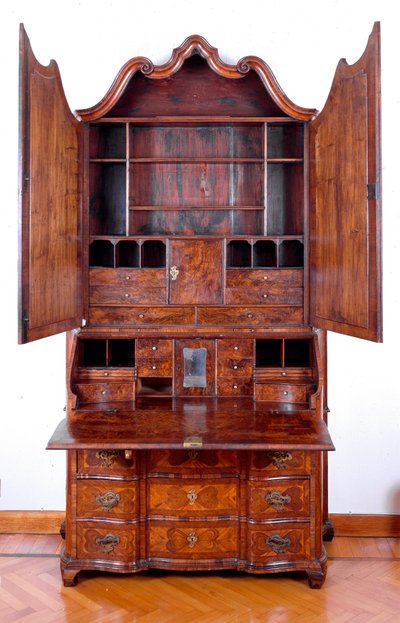 Mobilya: gül ağacından trumeau. 1735 yakl. karartmak 257x130x61 cm Özel koleksiyon by Unknown artist