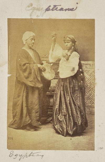 [Bir müzisyen ve bir dansçının grup portresi] by Unknown artist