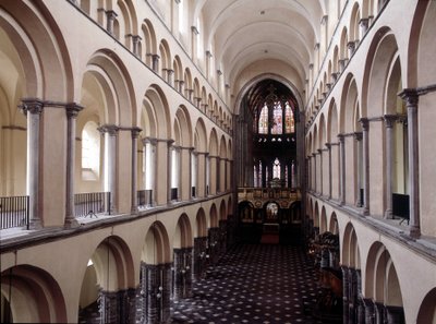 Tournai katedralinin içi: Nef. Belçika. by Unknown artist