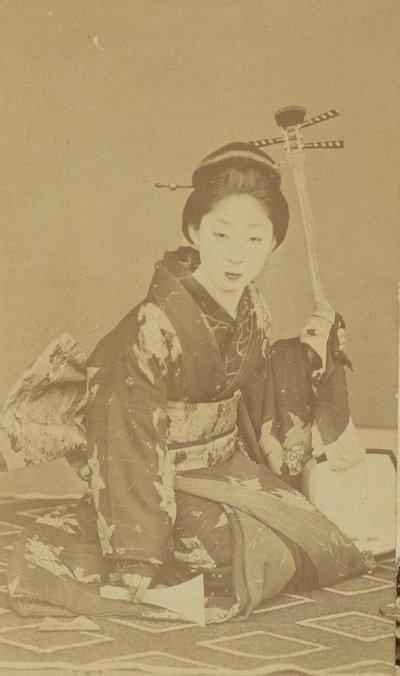 [Diz Çökmüş Japon Kadın] by Unknown artist