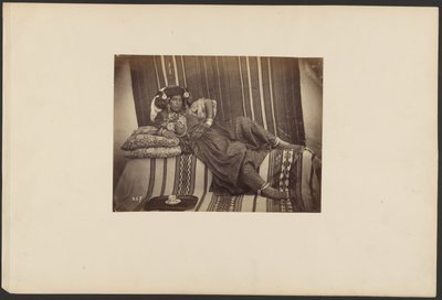 [Uzanmış Cezayir odaliski, Ouled Nail kabilesi] by Unknown artist