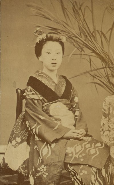[Oturan Japon Kadın] by Unknown artist