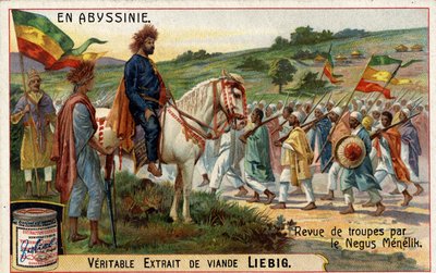 Habeş İmparatoru “Negus” Menelik II (1844-1913) birliklerini gözden geçirir. 19. yüzyılın kromolitografisi. by Unknown artist