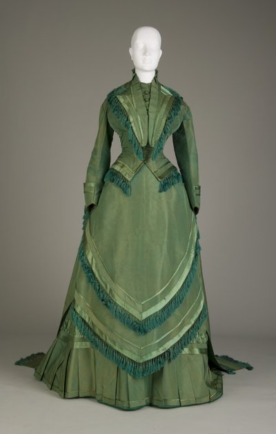 Düğün elbisesi by Unknown artist
