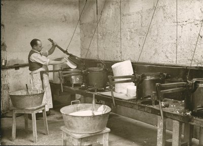 Fransa, Merkez, Indre-et-Loire (37), Tours: Laboratoire Metadier: Bir adam Kalmine