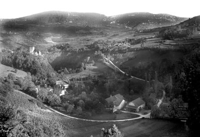 Fransa, Rhone-Alpes, Ain (01), La Dorche: La Dorche, köy ve köprü by Unknown photographer