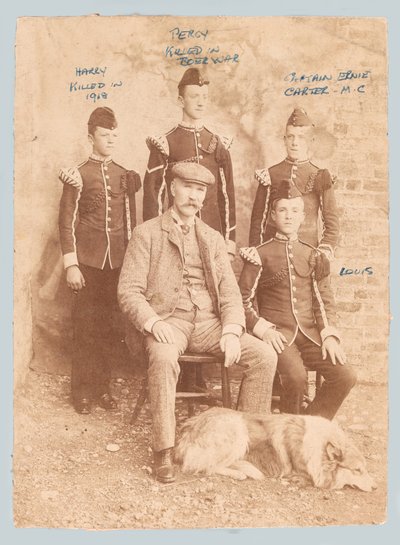 William Carter'ın oğulları ile birlikte grup portresi by Unknown photographer