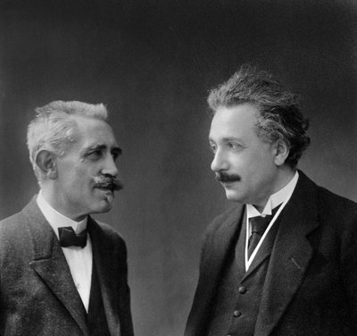 Paul Langevin ve Albert Einstein by Unknown photographer