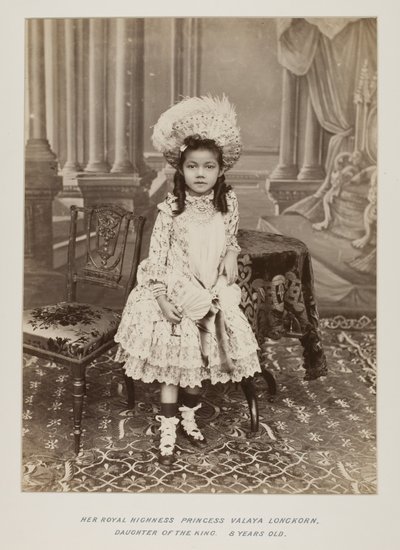 Fotoğraf albümündeki fotoğraf by Unknown photographer