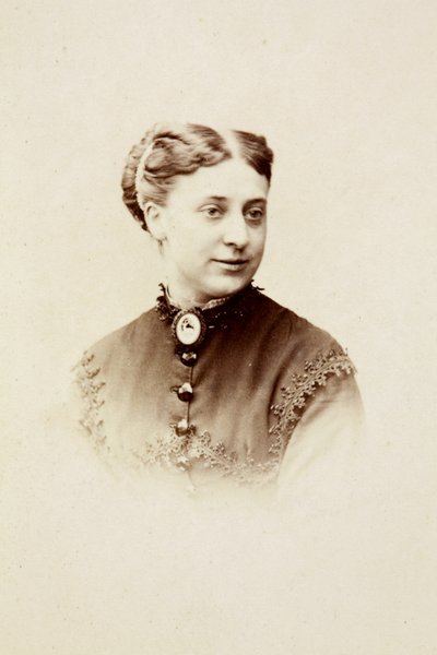 Bayan Dunlop'un Portresi, 1860'lar dolayları (s/b fotoğraf) by Unknown photographer