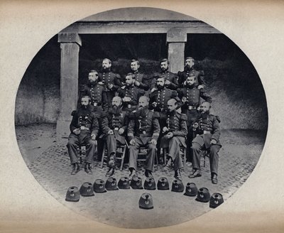 22. hattın itfaiyecilerinin (itfaiyeciler) portresi by Unknown photographer
