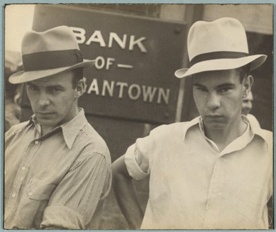 Ana Cadde Yüzleri / Sokak Sahnesi, Morgantown, Batı Virginia by Walker Evans
