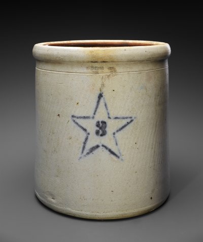 Üç Galon Güveç, c. 1909-1915 (kalıplanmış kobaltlı bristol-sırlı taş eşya) by Weller and Wagner Co. Newton
