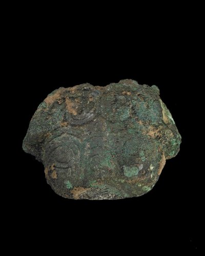 Süsleme: grotesk hayvan maskesi (bronz) by Western Zhou Dynasty Chinese School