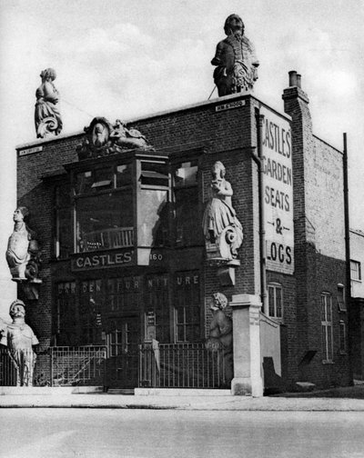 Eski savaş gemilerinin figürleri, Grosvenor Road, Londra, 1926-1927. by Whiffin