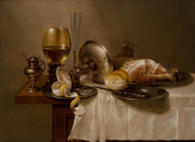 Roemer, Devrilmiş Gümüş Tazza, Flüt, Rulo Ekmek ve Masada Jambonla Bir Natürmort by Willem Claesz. Heda