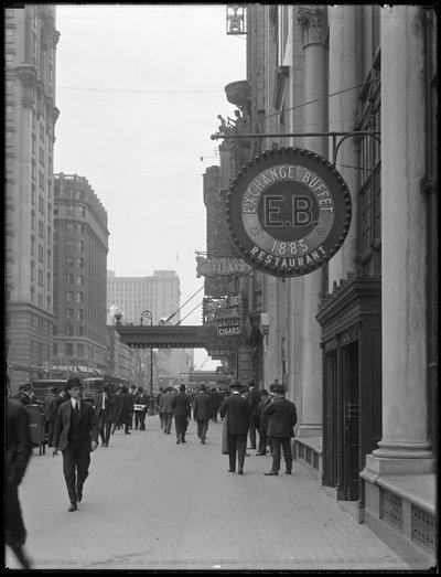 220 W. 42nd Street, New York City, 2 Mayıs 1916