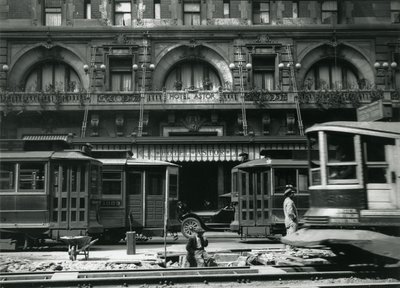 Otel Astor, c.1910-21 by William Davis Hassler