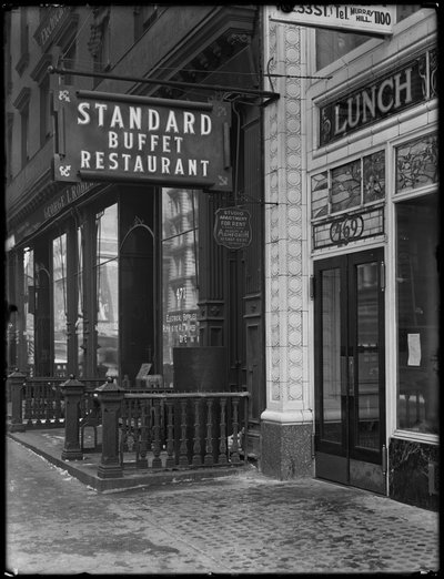 Standard Buffet Restaurant, E. 31. ve 32. Caddeler arasındaki Fourth Avenue, New York City, 6 Şubat 1917 by William Davis Hassler