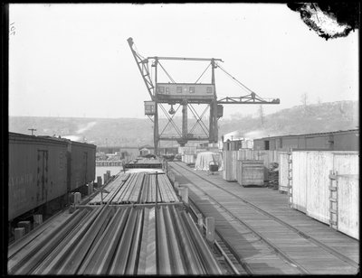 West Shore Rail Road'da seyahat eden doğrudan yükleyici, Weehawken, New Jersey, 1912 by William Davis Hassler