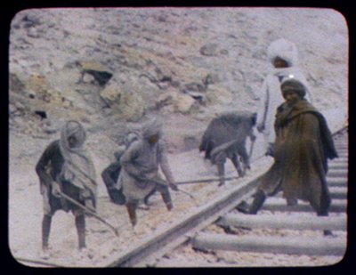 Demiryolu hatları inşa eden Hintli işçiler, 1880 (el boyaması fotoğraf) by William Henry Jackson