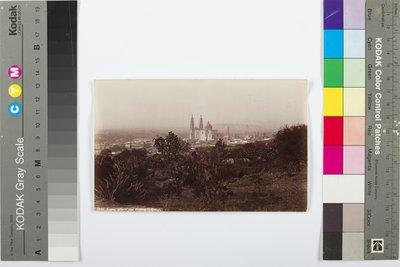 Lagos, katedrali gösteren genel görünüm, 1883-1884 (albüm baskısı) by William Henry Jackson