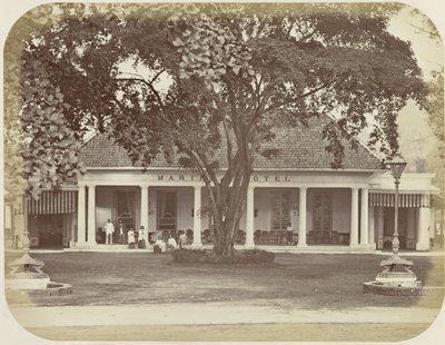 Marine Hotel te Batavia by Woodbury and Page