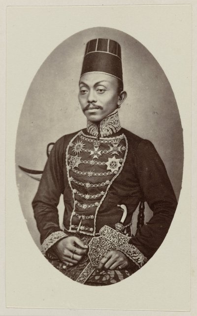 Pakoe Boewono IX, Susuhunan van Surakarta by Woodbury and Page