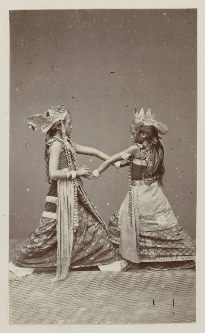İki Cava dansçı by Woodbury and Page