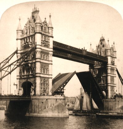 New Tower Bridge, Londra, 1896. by Works and Sun Sculpture Studios