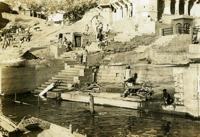 Ganj üzerinde kremasyon by Hippolyte Lalaise Devéria