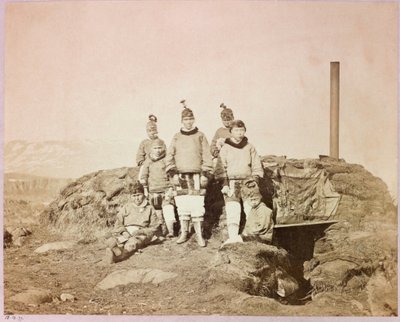 Kaptan George Nares (1831-1915) Kuzey Kutbu Seferi (1875-1876): Diskoda Yerli Kadınlar Grubu by Frederick (attr. to) Barnard