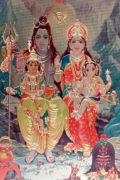 Tanrı Shiva ve Tanrıça Parvati, oğulları Ganesha ile birlikte. by . .