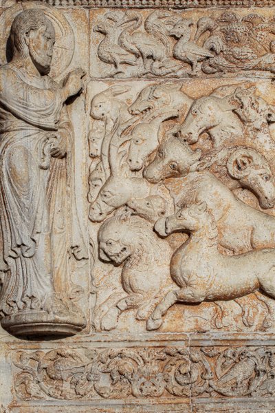 San Zeno Maggiore portalının alçak kabartması. Verona by . .
