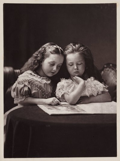 Maud ve Ethel May Robinson, c by Frederick (attr. to) Barnard