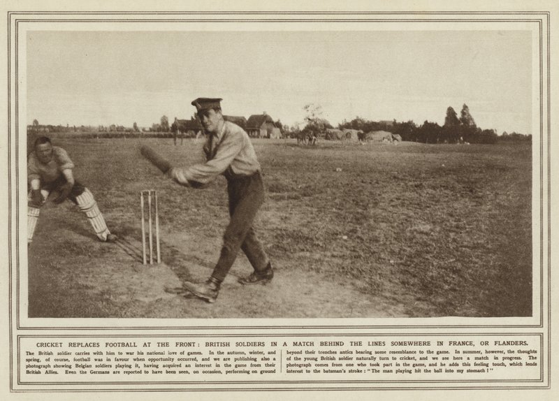 Önde futbolun yerini kriket alıyor, Fransa'da bir yerde hat gerisindeki bir maçta İngiliz askerleri veya Flanders (s/b fotoğraf) by (after) English photographer