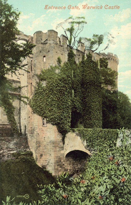 Giriş Kapısı, Warwick Kalesi (renkli fotoğraf) by (after) English photographer