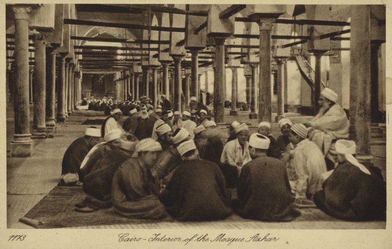 El-Ezher Camii'nin içi, Kahire (s/b fotoğraf) by (after) English photographer